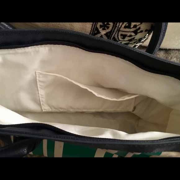 Old Navy poly/cotton blend stripe canvas purse - Picture 4 of 4